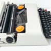 Macchina da Scrivere Olivetti Valentine Bianca + Custodia Originale - AUC4703 - immagine 2