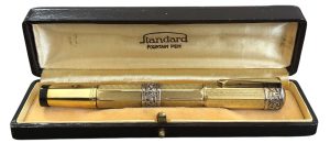 Penna Stilografica Standard con Pennino Retrattile Placcata Oro + Custodia - AUC8093